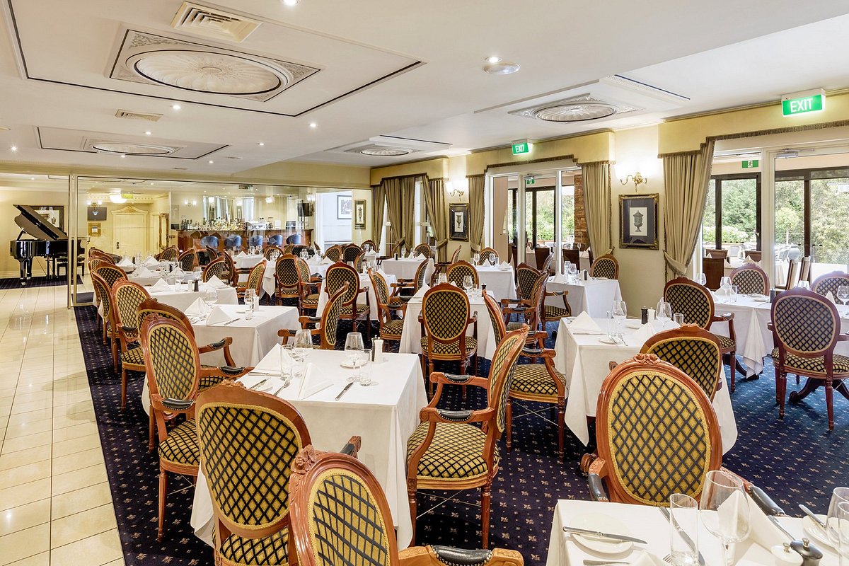 Dining promotions at Oliver’s Restaurant